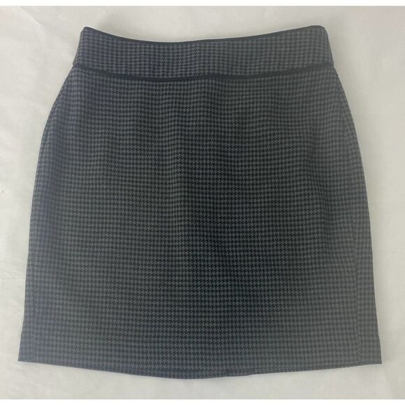 Banana Republic Houndstooth Professional Skirt Black Gray Business - Size 4P - Picture 1 of 7